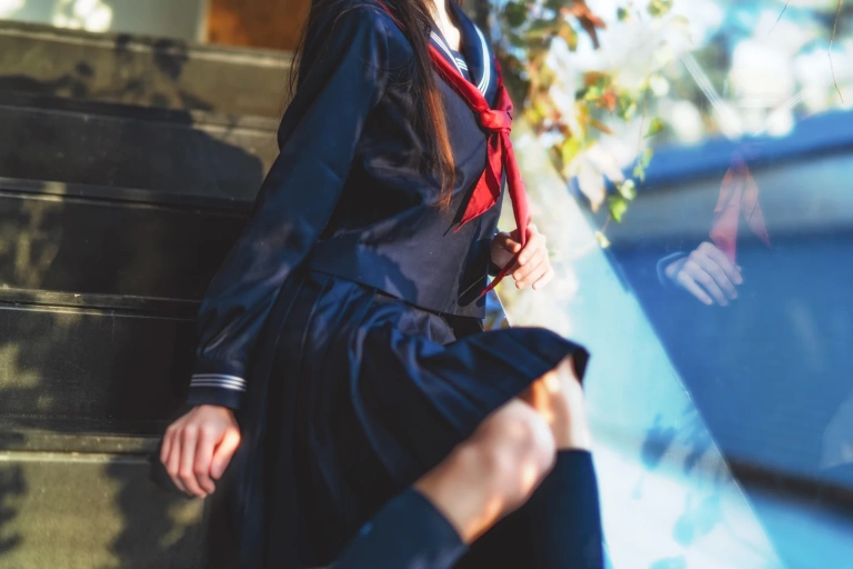 桜桃喵《小少女 黑色水手服》写真图集 50P｜在线预览与图包下载