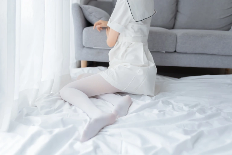 木棉棉《纯情白裙》写真图集 40P｜在线预览与图包下载