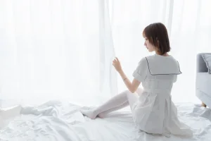 木棉棉《纯情白裙》写真图集 40P｜在线预览与图包下载