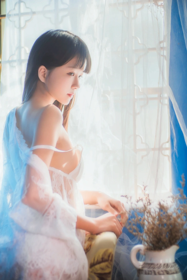 桜桃喵《小少女 少女私房》写真图集 50P｜在线预览与图包下载