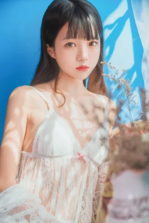 桜桃喵《小少女 少女私房》写真图集 50P｜在线预览与图包下载