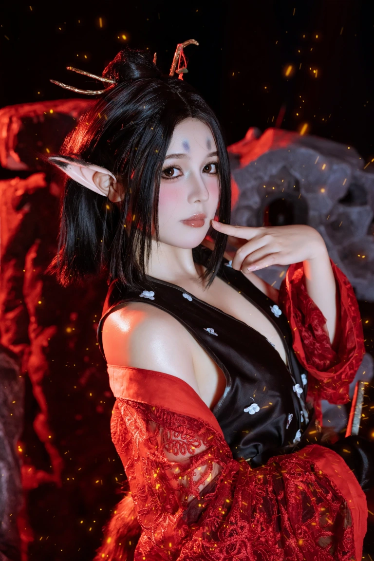 七月喵子《萍萍》写真图集 80P｜在线预览与图包下载