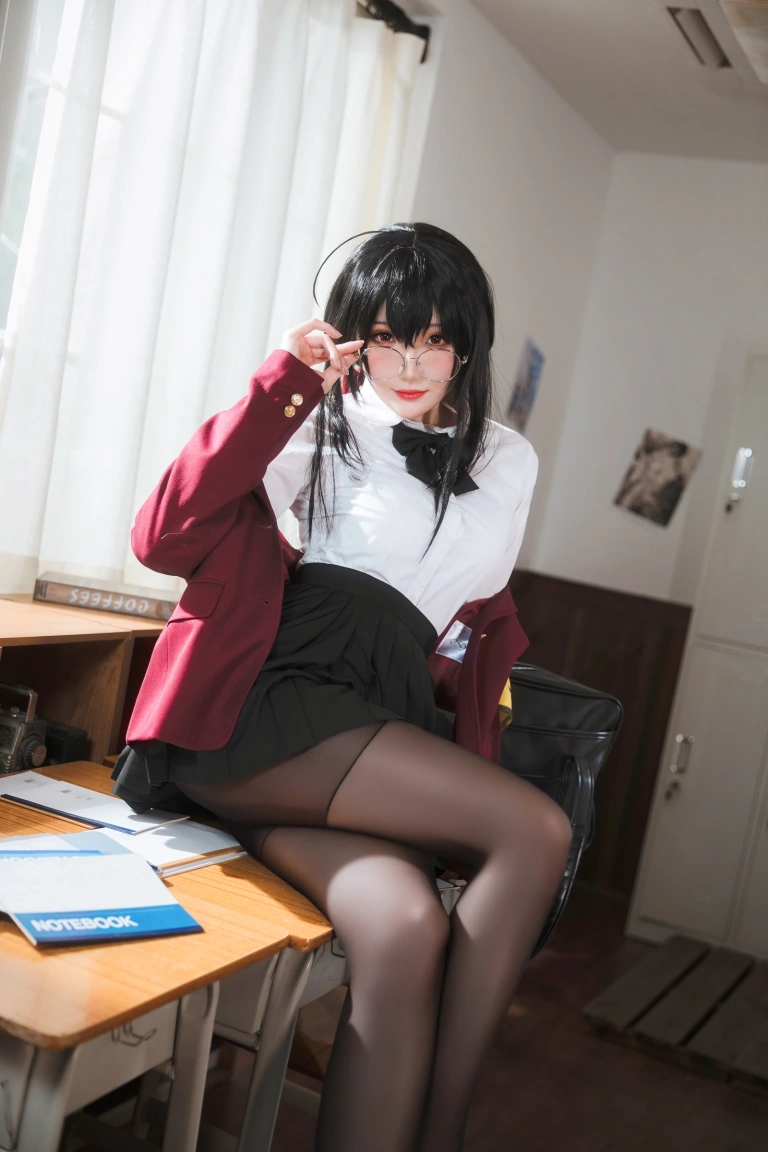 瓜希酱《大凤JK》写真图集 30P｜在线预览与图包下载