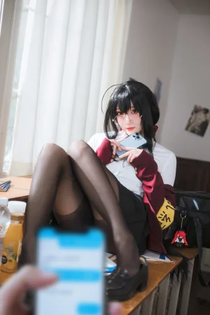 瓜希酱《大凤JK》写真图集 30P｜在线预览与图包下载