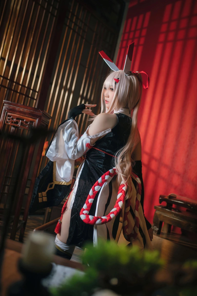 焖焖碳《碧蓝航线 绫波旗袍·新岁之鬼神》写真图集 25P｜在线预览与图包下载