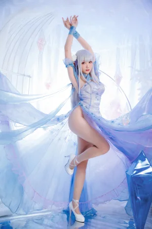 瓜希酱《爱蜜莉雅 水晶礼服》写真图集 28P｜在线预览与图包下载