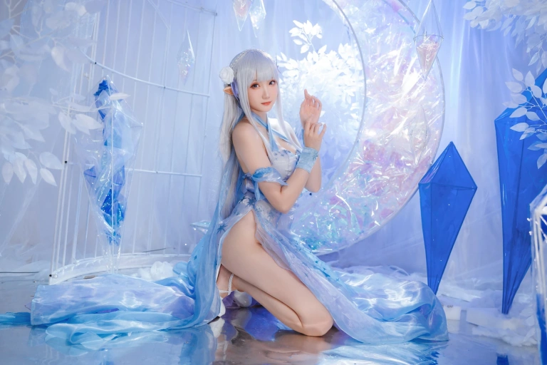 瓜希酱《爱蜜莉雅 水晶礼服》写真图集 28P｜在线预览与图包下载