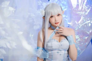 瓜希酱《爱蜜莉雅 水晶礼服》写真图集 28P｜在线预览与图包下载