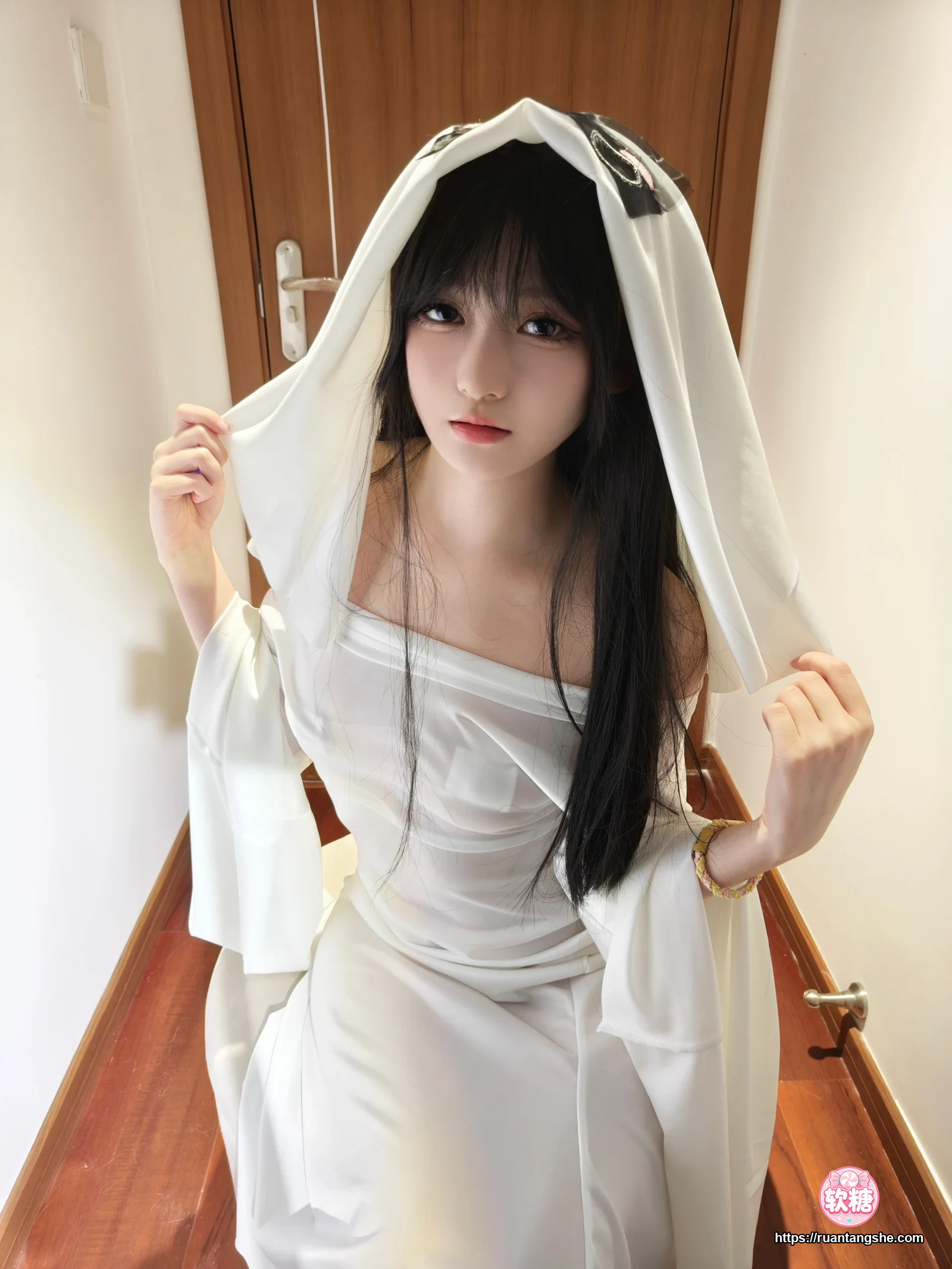 迷之呆梨 迷之呆梨 NO.048 - Fantia 2024年10月会员合集(8期)