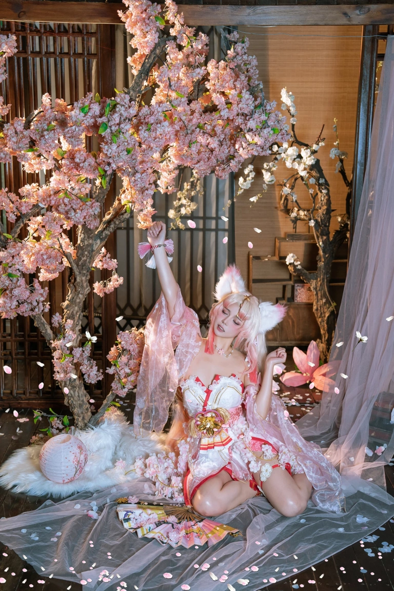 七月喵子《胡桃和殷紫萍cos》写真图集 109P｜在线预览与图包下载