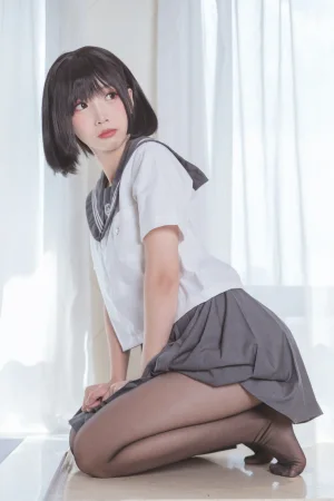 面饼仙儿《脑内少女 黑丝JK》写真图集 25P｜在线预览与图包下载
