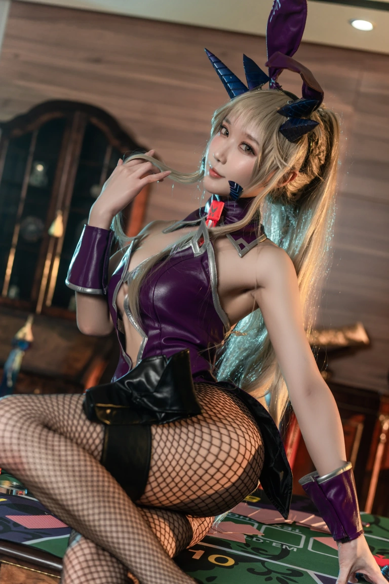 阿包也是兔娘《黑枪呆兔女郎》写真图集 25P｜在线预览与图包下载