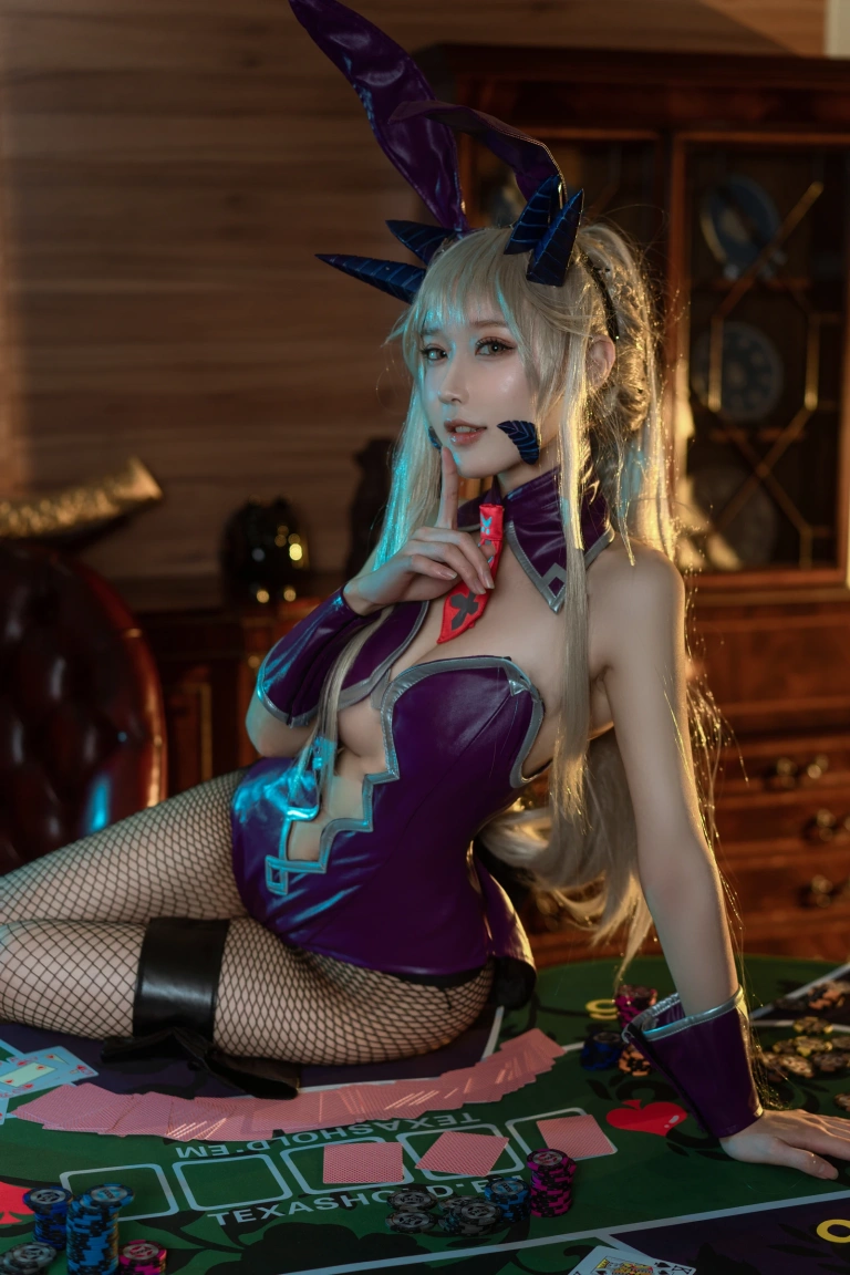阿包也是兔娘《黑枪呆兔女郎》写真图集 25P｜在线预览与图包下载