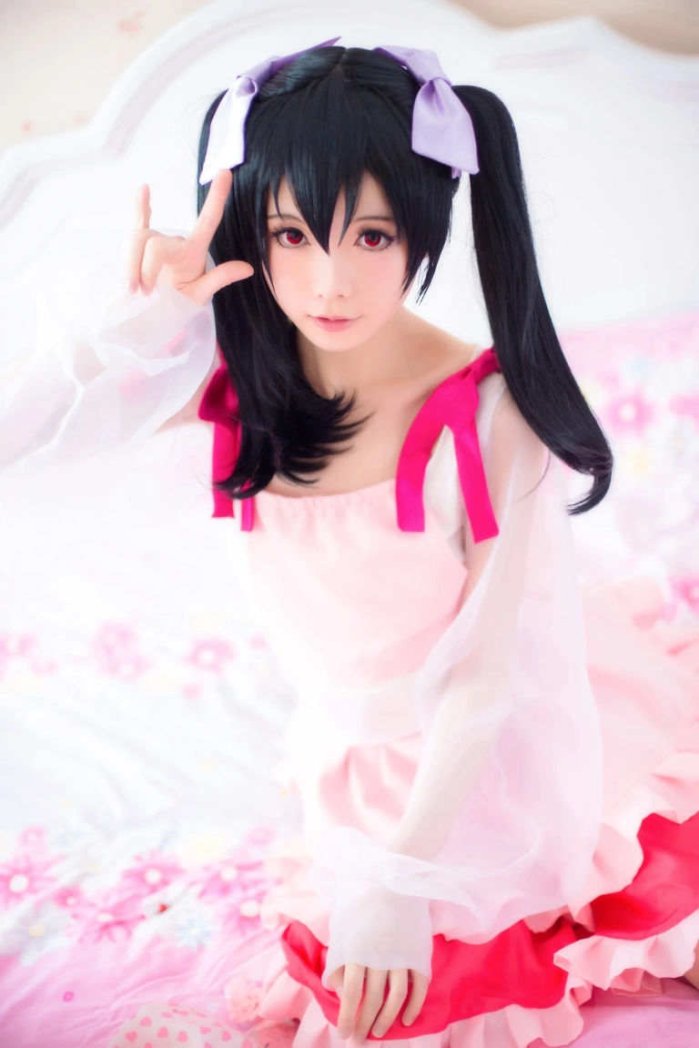 星之迟迟《矢泽妮可》写真图集 18P｜在线预览与图包下载