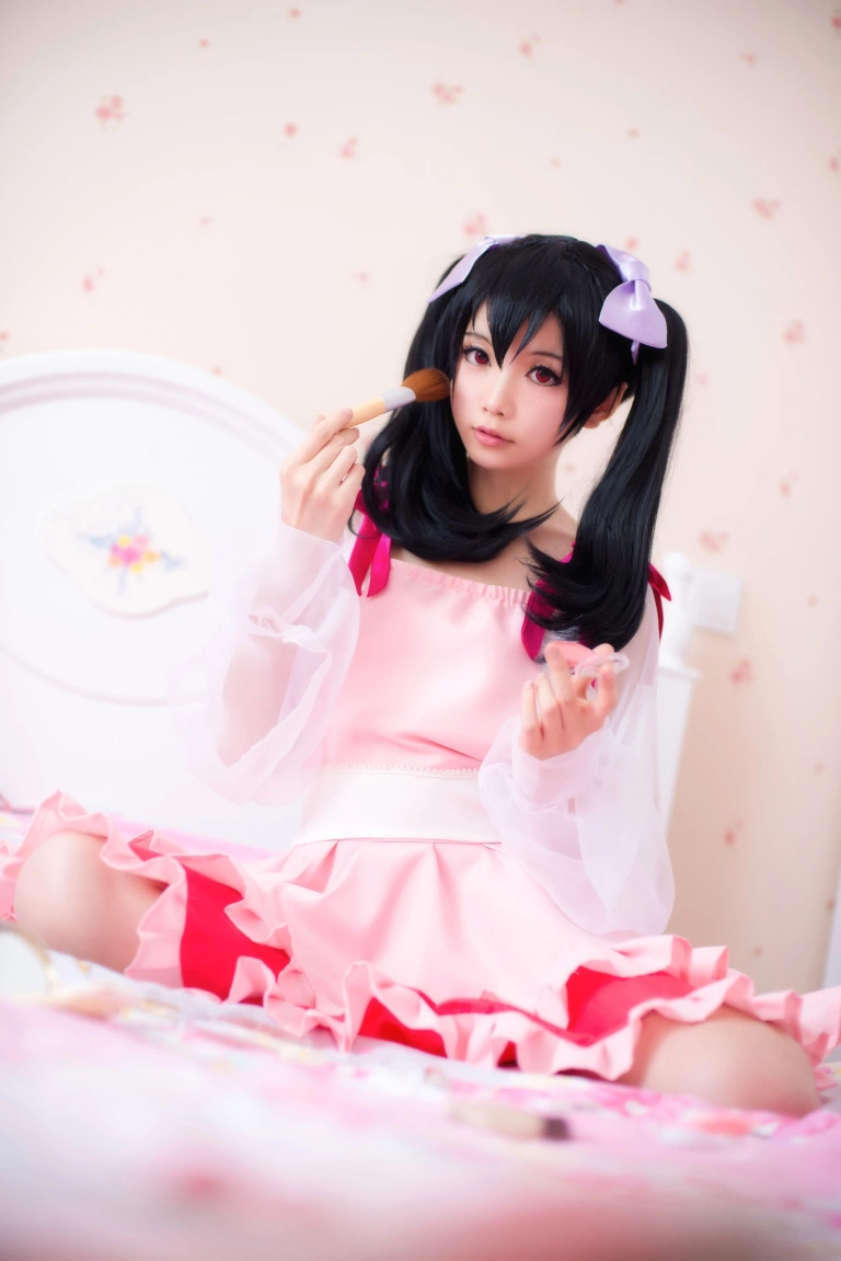 星之迟迟《矢泽妮可》写真图集 18P｜在线预览与图包下载