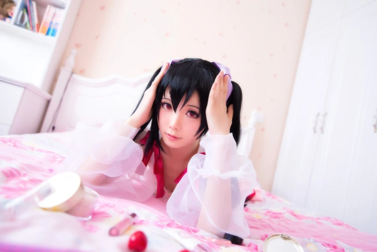 星之迟迟《矢泽妮可》写真图集 18P｜在线预览与图包下载
