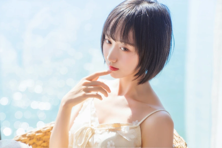 木棉棉《暖冬的海 米色裙子》写真图集 22P｜在线预览与图包下载