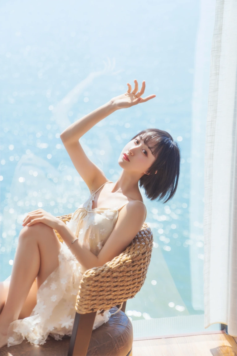 木棉棉《暖冬的海 米色裙子》写真图集 22P｜在线预览与图包下载