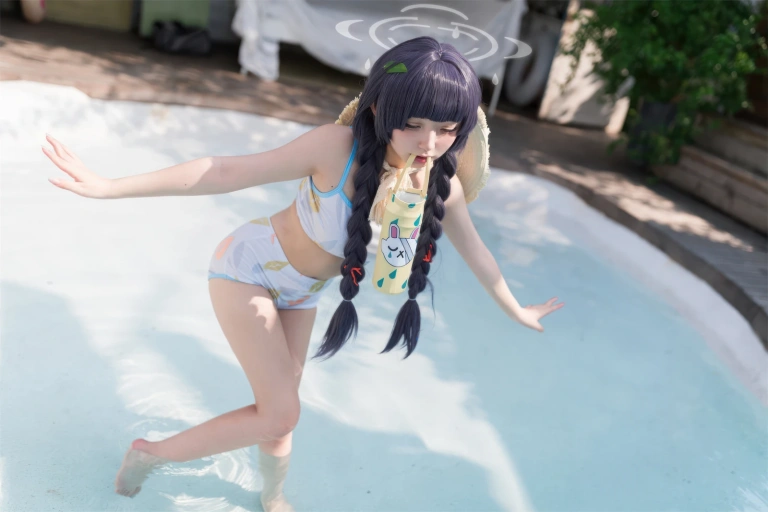 花铃《碧蓝档案 美游泳装》写真图集 41P｜在线预览与图包下载