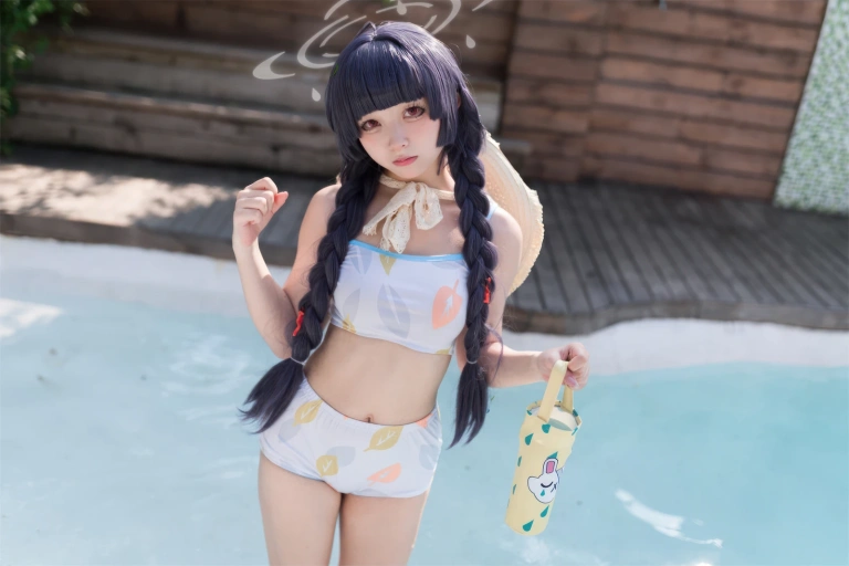 花铃《碧蓝档案 美游泳装》写真图集 41P｜在线预览与图包下载