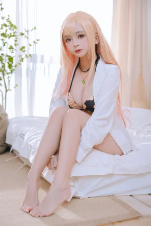 日奈娇(椎名莜)《更衣人偶 喜多川海梦泳装》写真图集 62P｜在线预览与图包下载