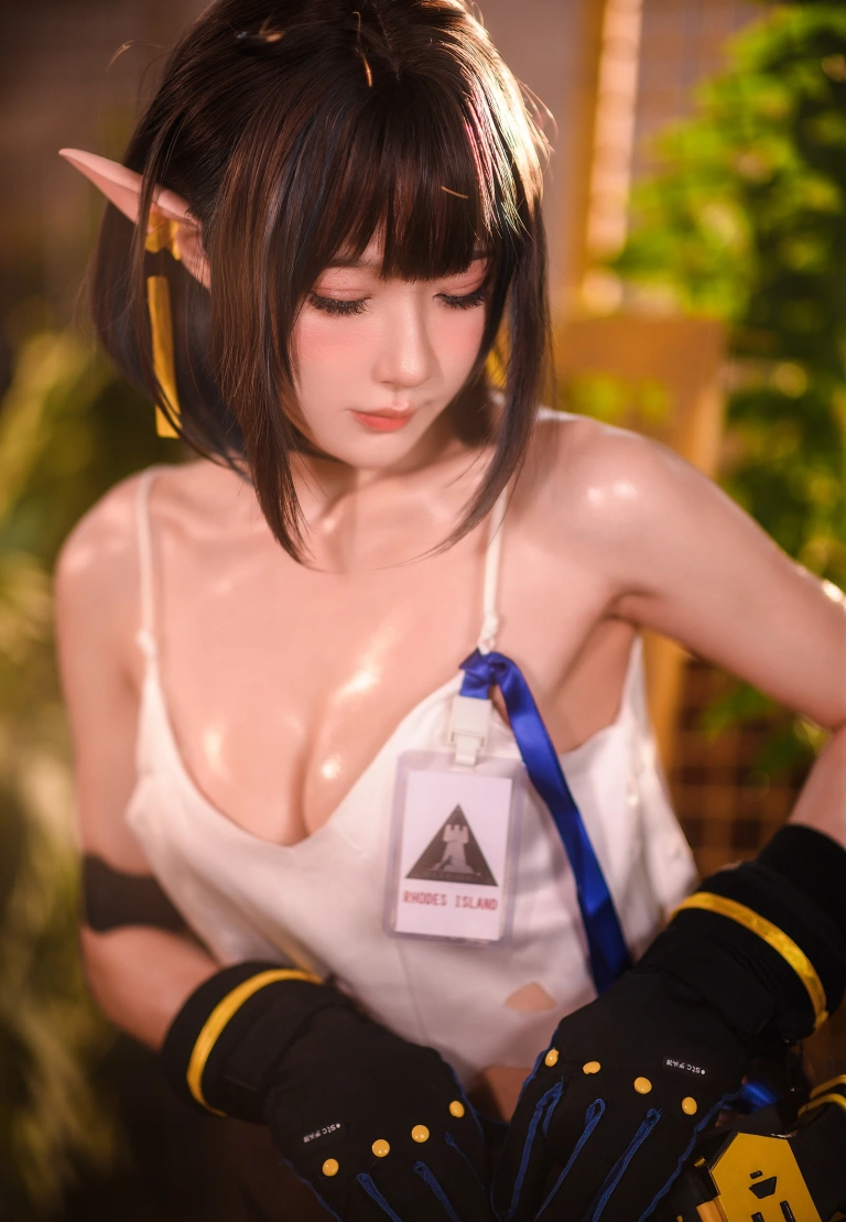 阿包也是兔娘《2022.06月舰长图包 明日方舟 森蚺》写真图集 33P｜在线预览与图包下载