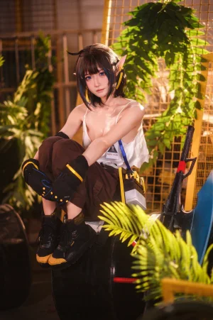 阿包也是兔娘《2022.06月舰长图包 明日方舟 森蚺》写真图集 33P｜在线预览与图包下载