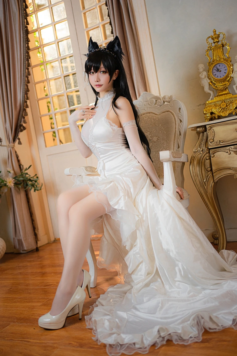 星之迟迟《爱宕婚纱》写真图集 25P｜在线预览与图包下载
