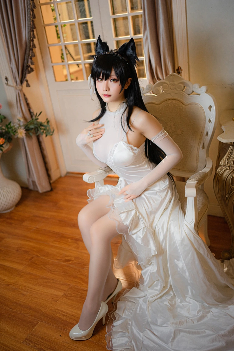 星之迟迟《爱宕婚纱》写真图集 25P｜在线预览与图包下载