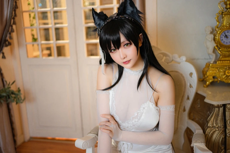 星之迟迟《爱宕婚纱》写真图集 25P｜在线预览与图包下载