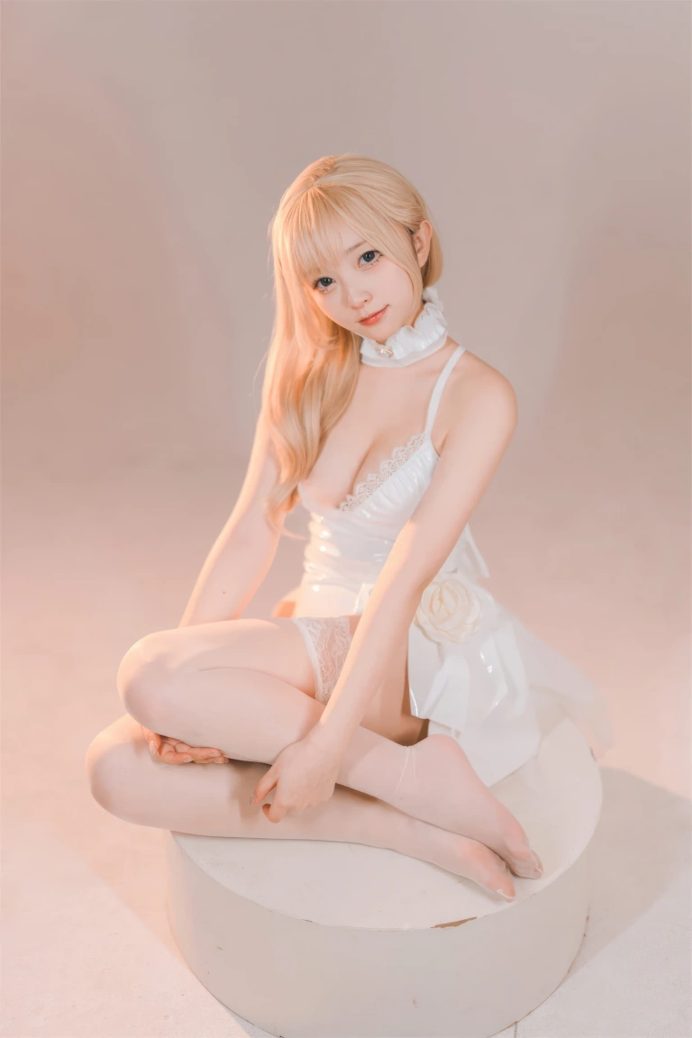 花铃《纯白小花嫁》写真图集 48P｜在线预览与图包下载