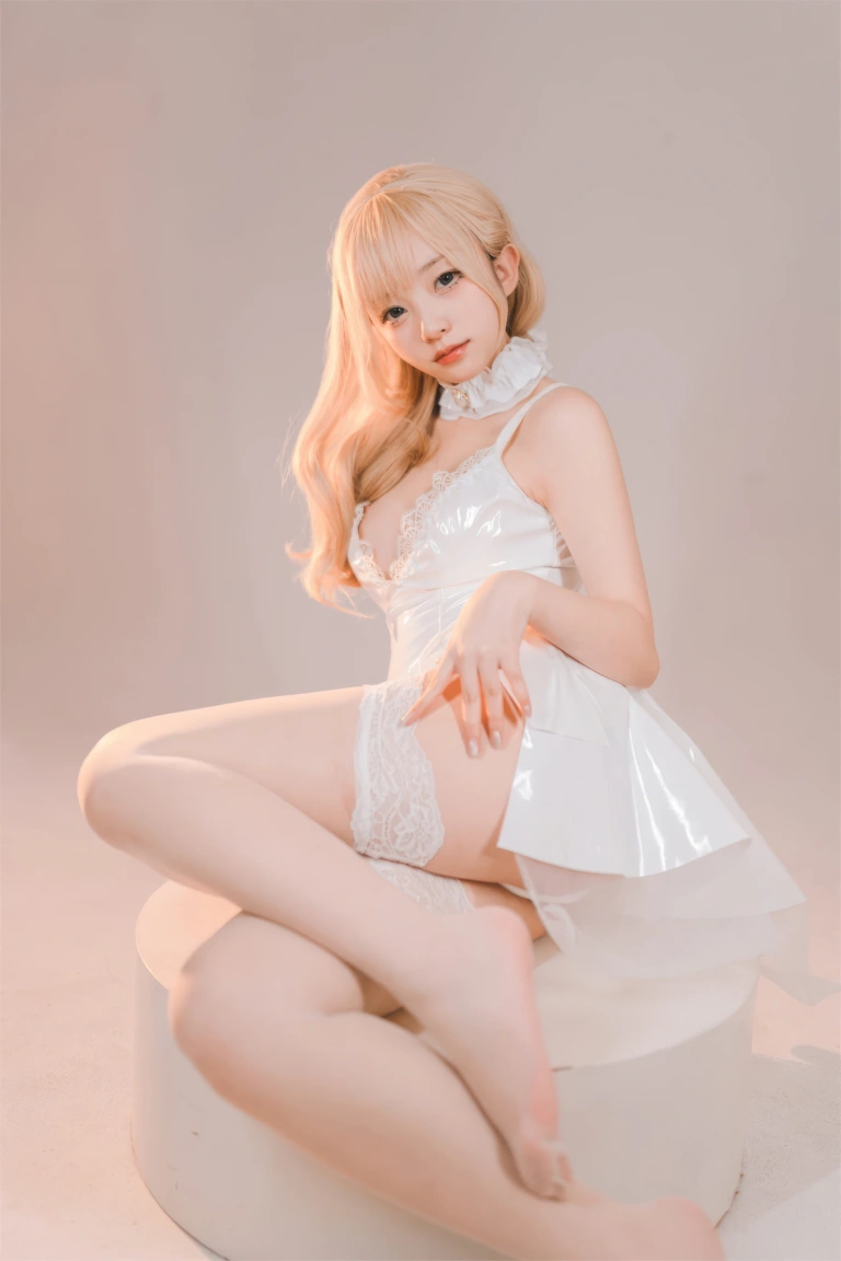 花铃《纯白小花嫁》写真图集 48P｜在线预览与图包下载