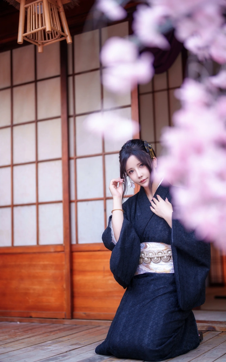 抱走莫子《未亡人太太》写真图集 65P+13V｜在线预览与图包下载