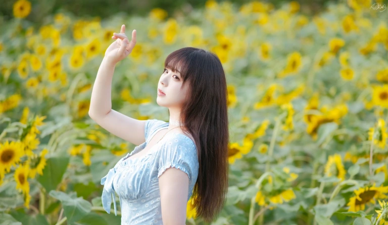 皮皮奶《彼女向日葵》写真图集 35P｜在线预览与图包下载
