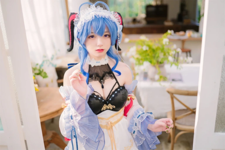花铃《甘雨女仆》写真图集 41P｜在线预览与图包下载