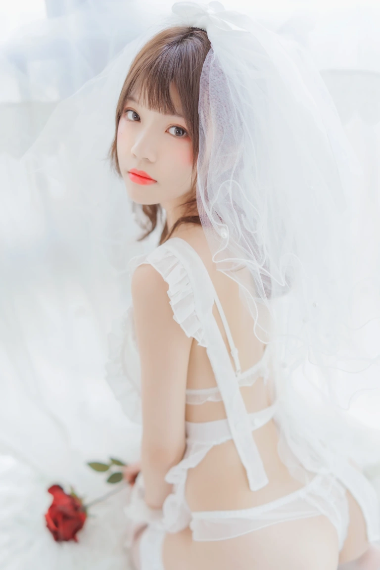桜桃喵《轻纱 上》写真图集 33P｜在线预览与图包下载