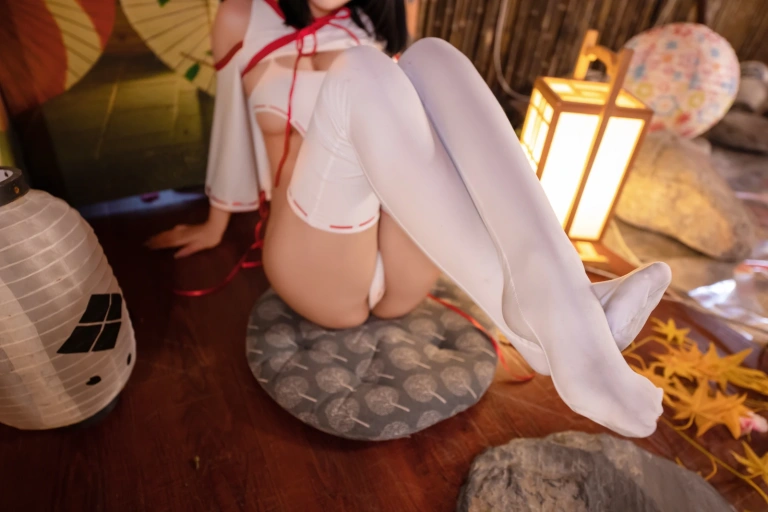 抱走莫子《神社巫女》写真图集 48P+4V｜在线预览与图包下载
