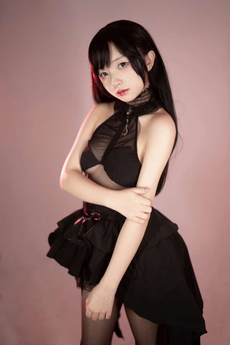 花铃《黑丝燕尾礼服》写真图集 85P｜在线预览与图包下载