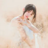 桜桃喵《冬眠 白裙上 原野上的浪漫》写真图集 51P｜在线预览与图包下载