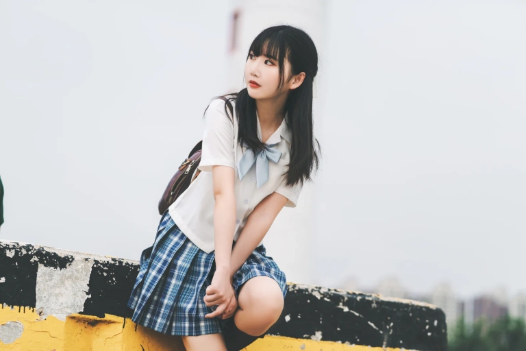 面饼仙儿《沙雕JK》写真图集 22P｜在线预览与图包下载