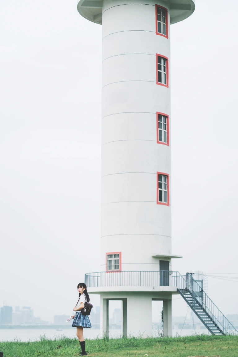 面饼仙儿《沙雕JK》写真图集 22P｜在线预览与图包下载