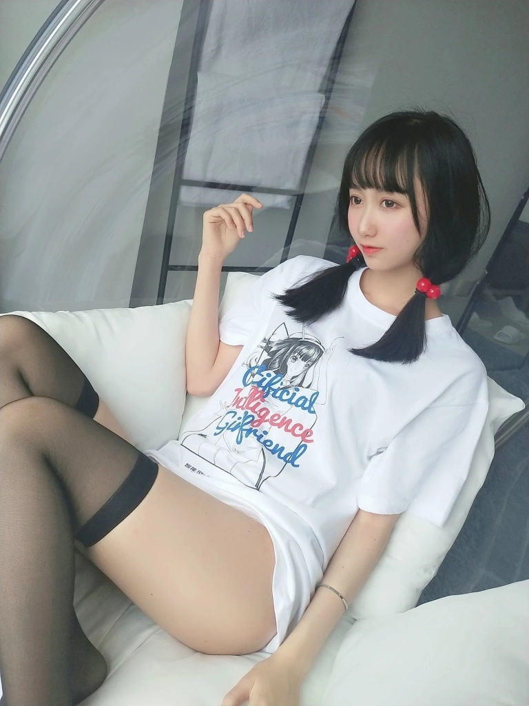 木棉棉《智能型彼女T恤》写真图集 22P｜在线预览与图包下载