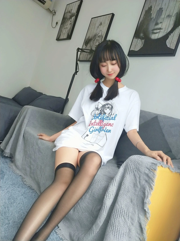 木棉棉《智能型彼女T恤》写真图集 22P｜在线预览与图包下载