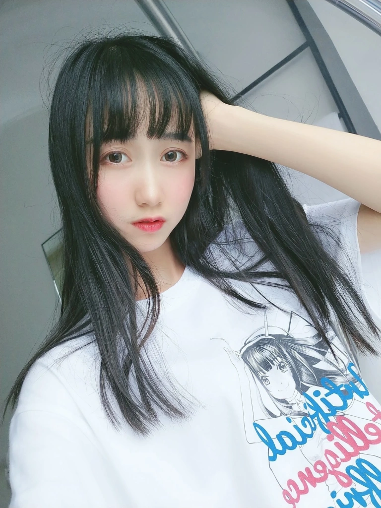 木棉棉《智能型彼女T恤》写真图集 22P｜在线预览与图包下载