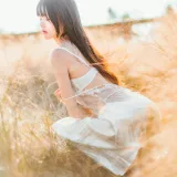 桜桃喵《冬眠 白裙下》写真图集 45P｜在线预览与图包下载