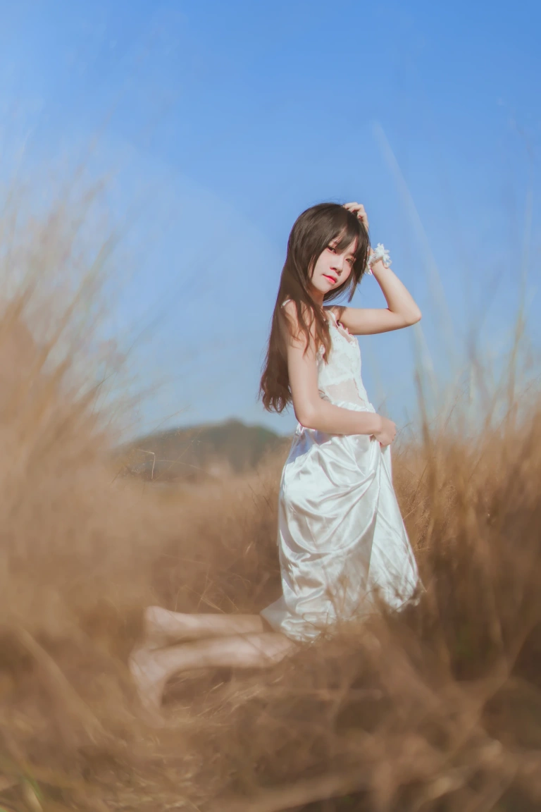 桜桃喵《冬眠 白裙下》写真图集 45P｜在线预览与图包下载