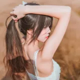 桜桃喵《冬眠 白裙下》写真图集 45P｜在线预览与图包下载