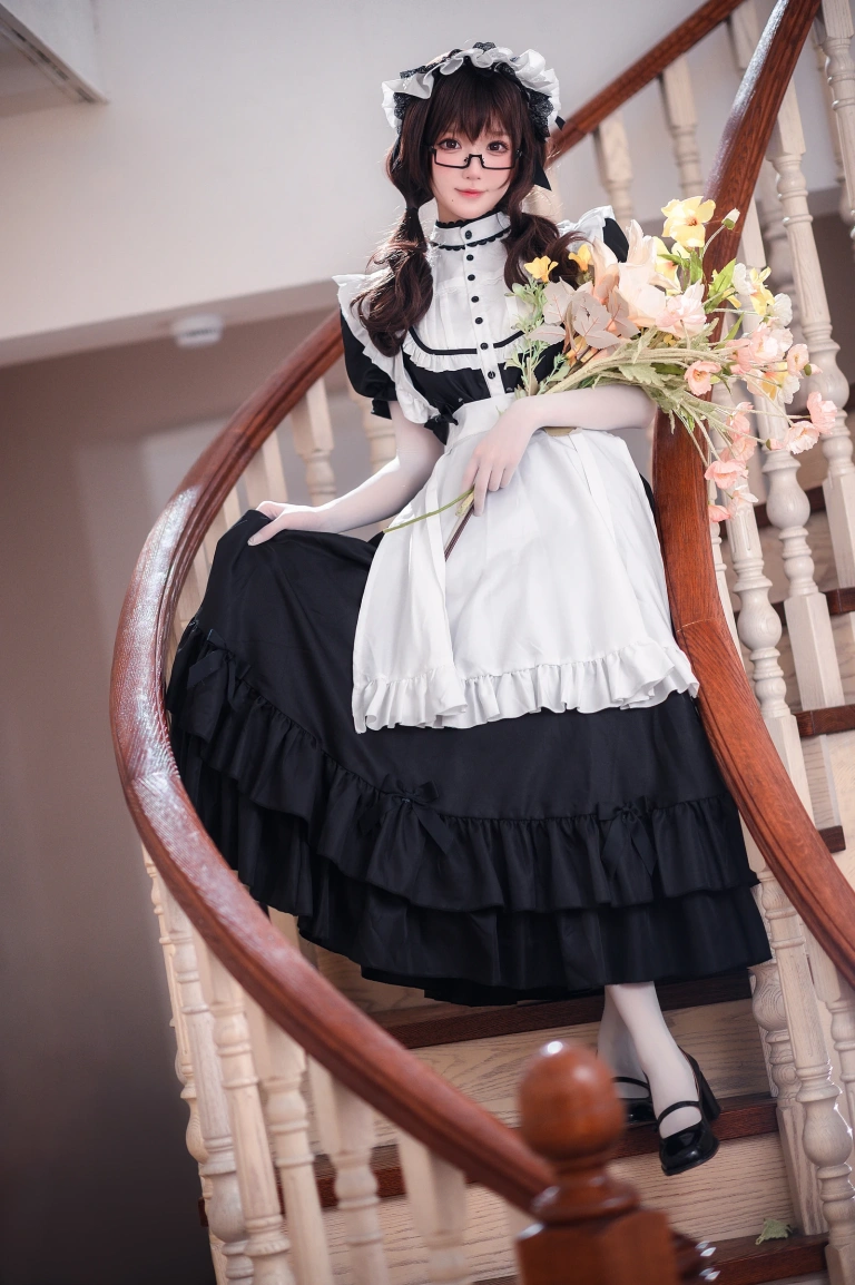 阿包也是兔娘《传统长裙女仆》写真图集 47P｜在线预览与图包下载
