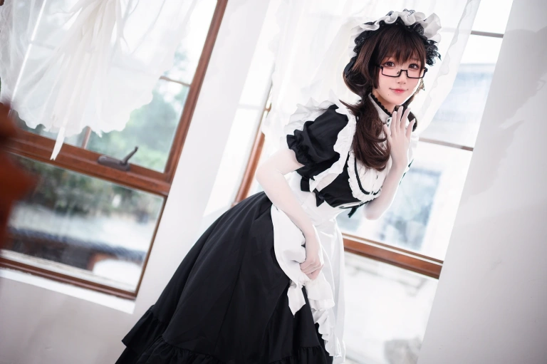 阿包也是兔娘《传统长裙女仆》写真图集 47P｜在线预览与图包下载