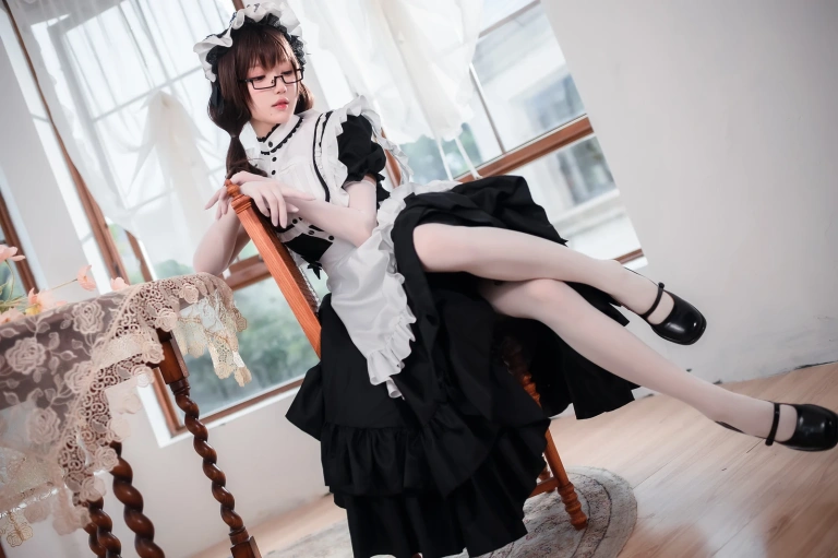 阿包也是兔娘《传统长裙女仆》写真图集 47P｜在线预览与图包下载
